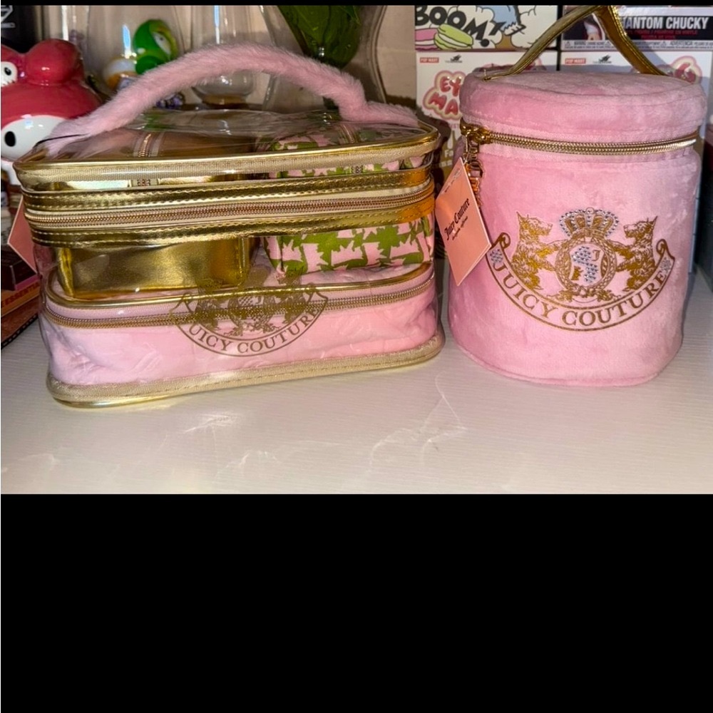 Juicy Couture Pink and Gold Cosmetic Bag 
This listing is for 1 vanity bag